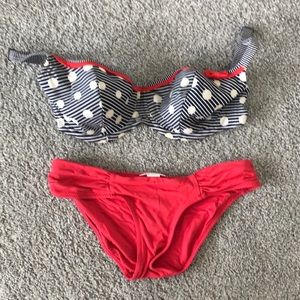 Freya top 32G and robin piccone bottom M